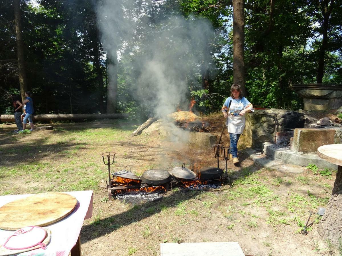 Camping Grondola - Federicofarm Pontremoli Zewnętrze zdjęcie